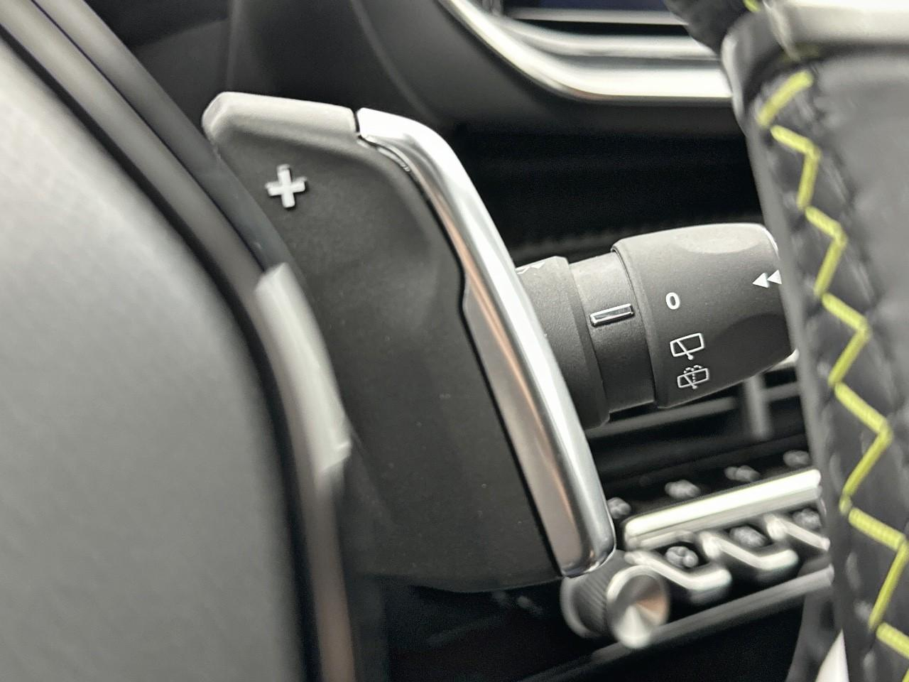 Peugeot 2008 puretech 130 s&s eat8 gt — photo 18