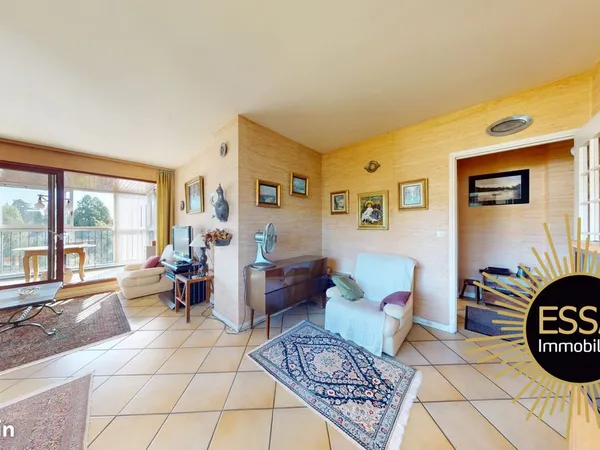 Studio 4 pièces 92 m²