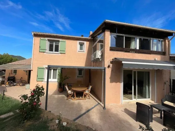 Maison 6 pièces 151 m²