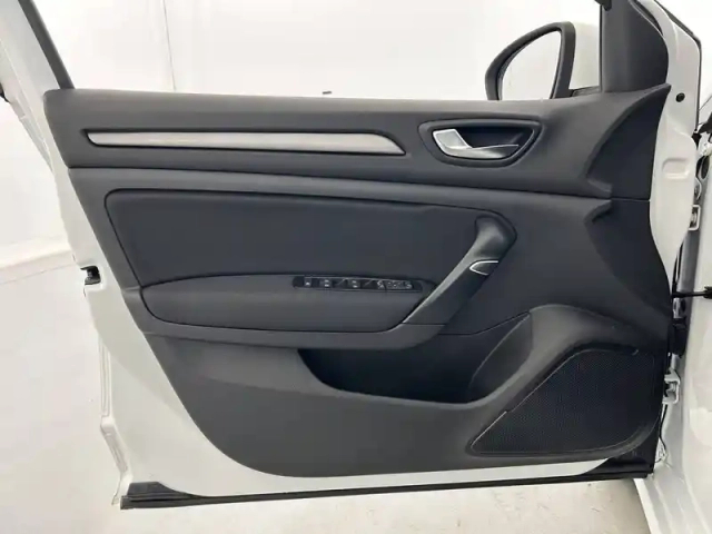Renault Megane iv estate blue dci 115 — photo 20