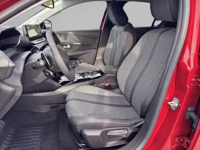 Peugeot 208 hybrid 110 e-dcs6 — photo 11