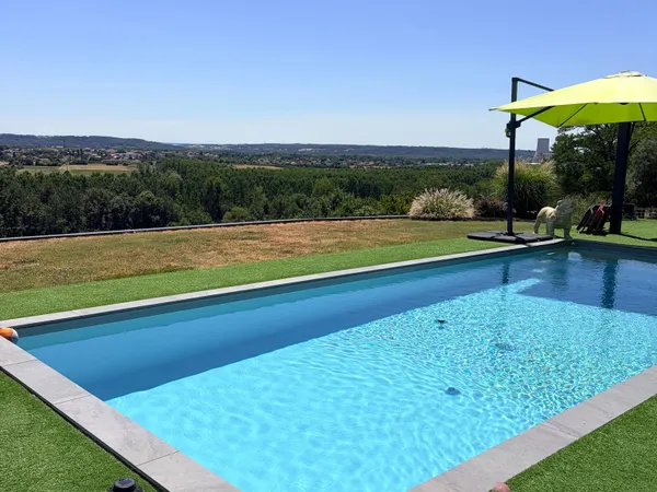 Propriété contemporaine hors du commun - Vue à 180° et environnement préservé