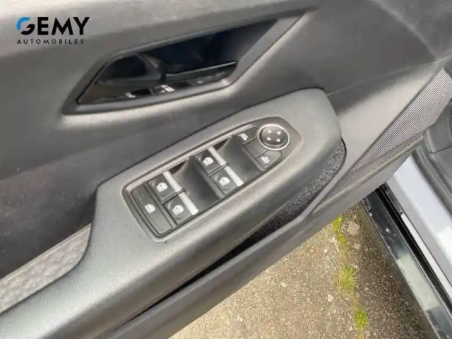 Renault Megane e-tech ev40 130ch standard charge — photo 27