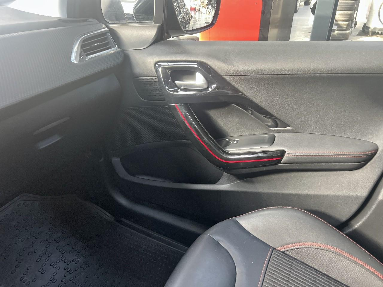 Peugeot 208 puretech 110ch s&s bvm6 gt line — photo 23