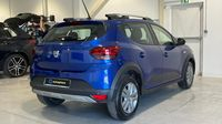 Dacia Sandero 1.0 TCe 90ch Stepway Confort -22 — photo 5