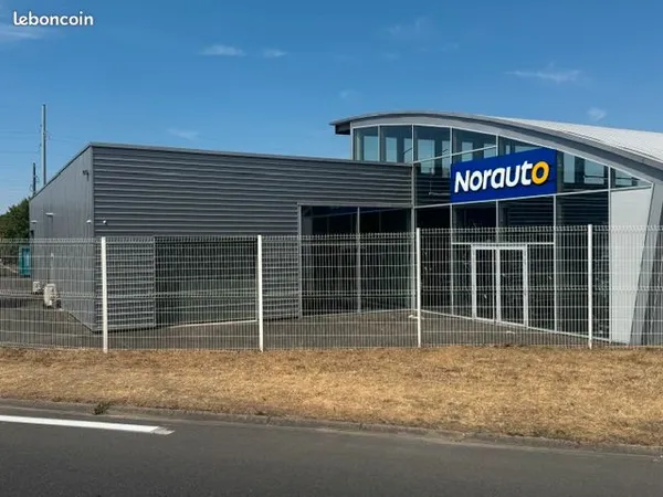 Location local 173 m² Samoreau