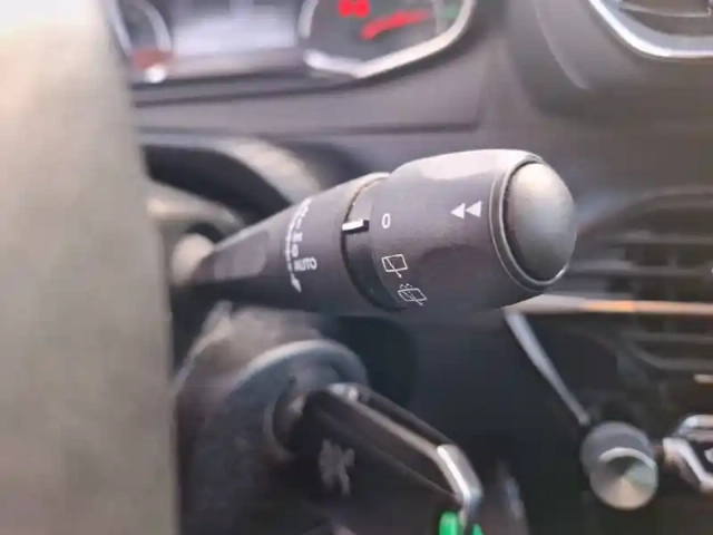 Peugeot 2008 puretech 100 s&amp;s bvm6 — photo 46