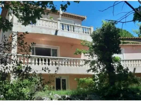 Grande propriété 2 apts sur 5000m2 vente ou viager