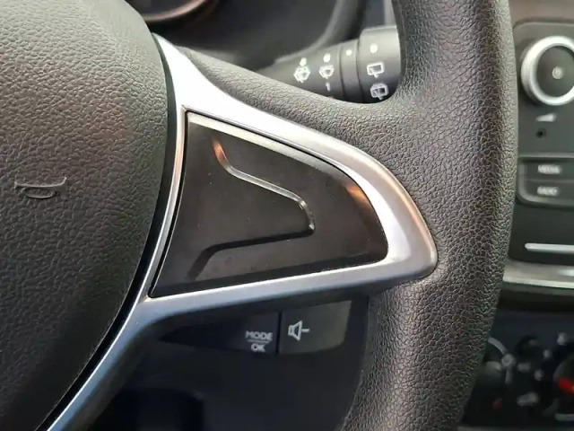Dacia Sandero sce 75 — photo 27