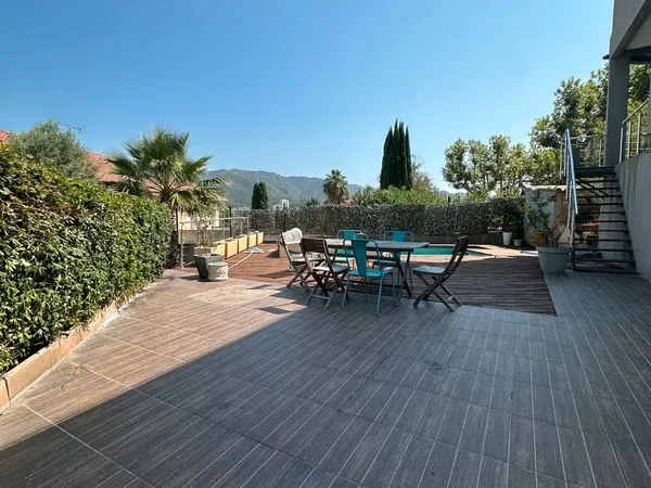 Maison 133m2 avec piscine sur un terrain 445m2