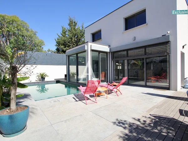 PÉROLS : RARE ! MAISON 4 FACES AVEC PISCINE - 5 PIÈCES - 105 M² - 3 CHAMBRES - JARDIN 335 M2 ENVIRON