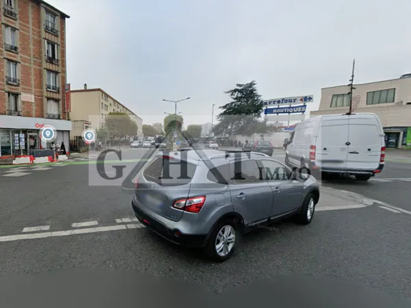 A VENDRE 400 M² LOCAL D'ACTIVITE - COMMERCIAL A STAINS
