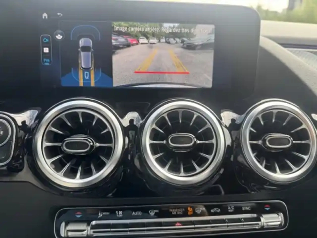 Mercedes Gla 200 d amg line — photo 15