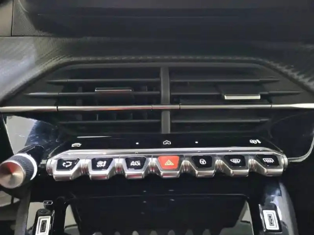 Peugeot 208 hybrid 110 e-dcs6 — photo 49