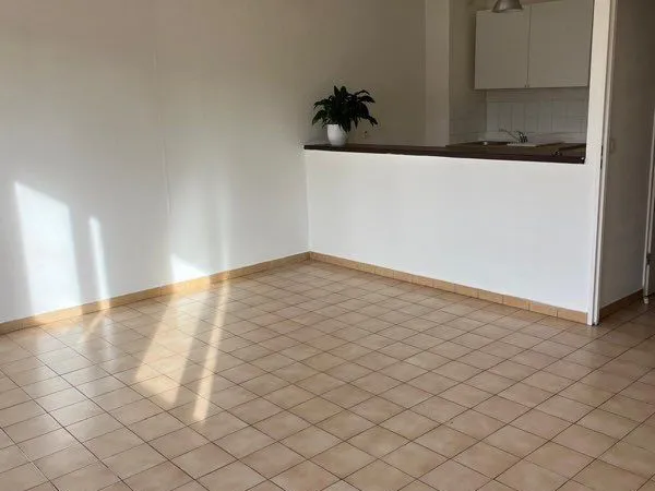 Appartement Location Salon-de-Provence 1p 35m² 650€