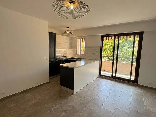 Viager libre - Appartement F3 + Terrasse + Parking privé + Cave de standing rénové à Cagnes-sur-Mer 