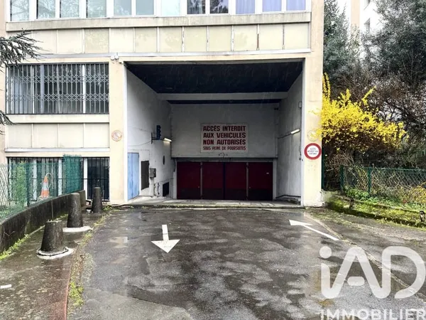 Parking 11 m²