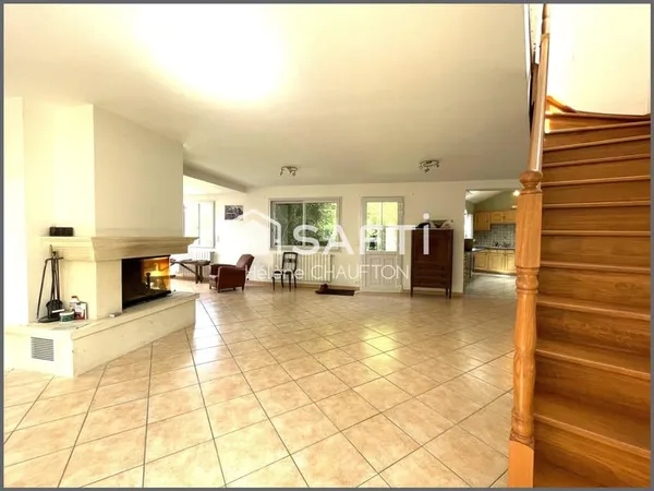 Ensemble de deux maisons totalisant 288 m² et 7 chambres sur un jardin clos de 1293m².