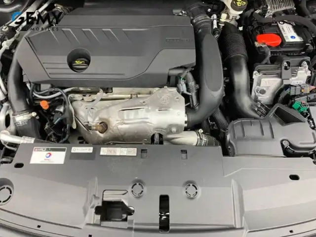 Peugeot 408 phev 225 e-eat8 — photo 37