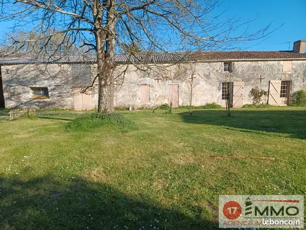 Terrain 145 m² THAIRE