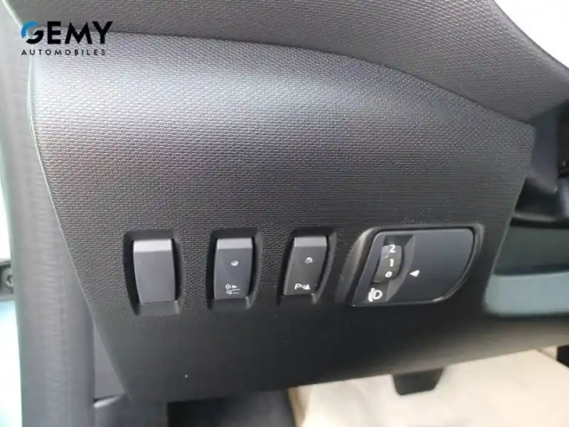 Renault Twingo iii e-tech — photo 13