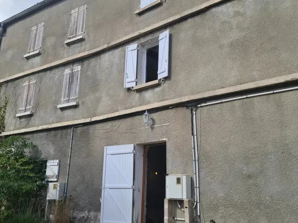 Maison à rénover avec garage, jardin et fort potentiel  Idéal investisseur ou artisan