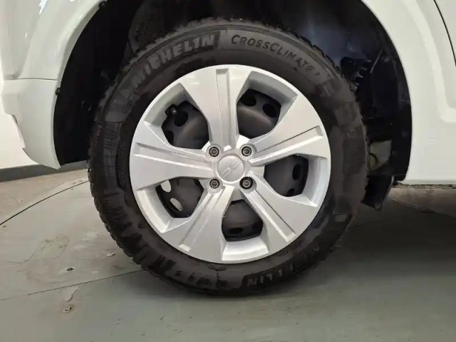 Dacia Sandero sce 65 — photo 16