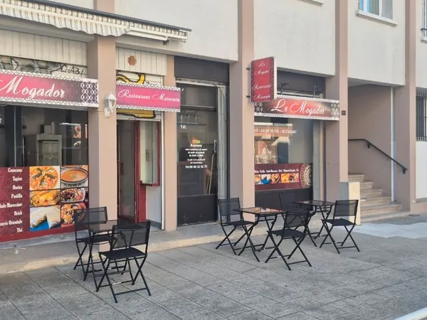 Restaurant équipé avec terrasse 26 places - Grenoble - Sans pas-de-porte
