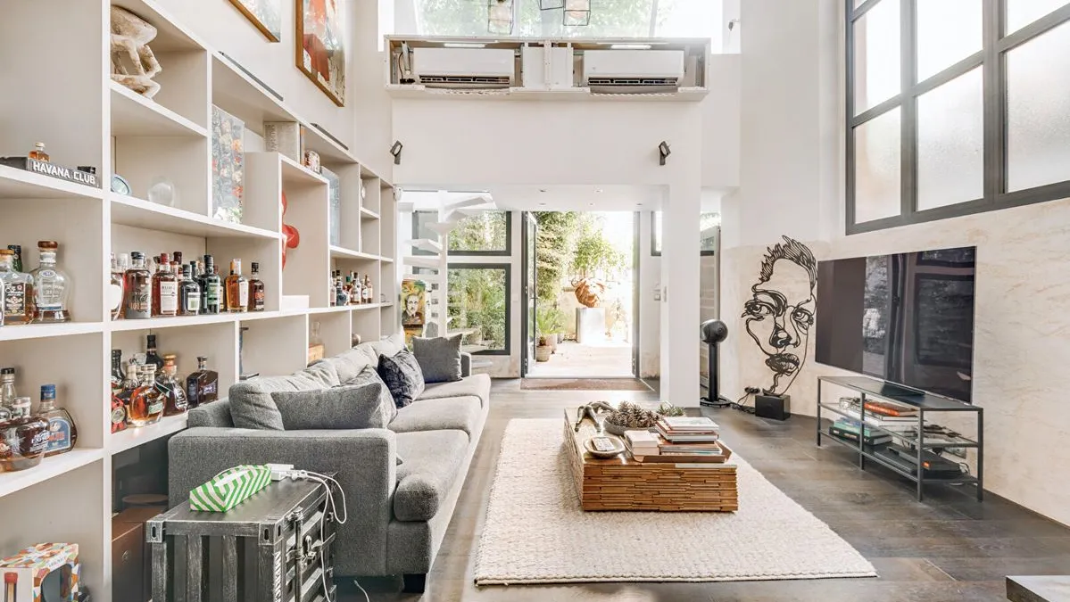 Photo 1