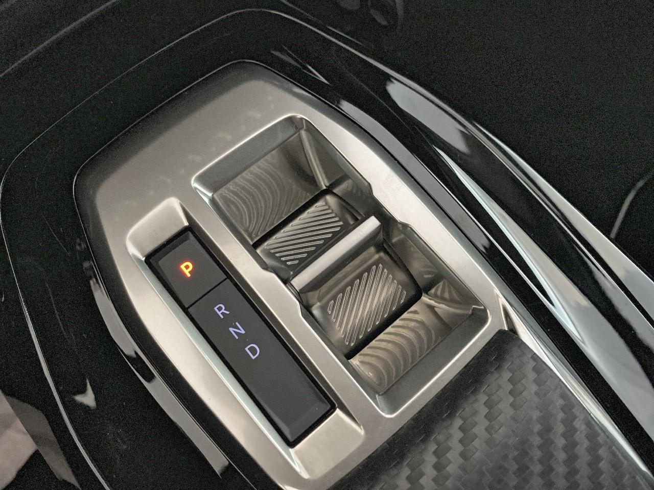 Peugeot 2008 hybrid 145 ch e-dcs6 allure — photo 15