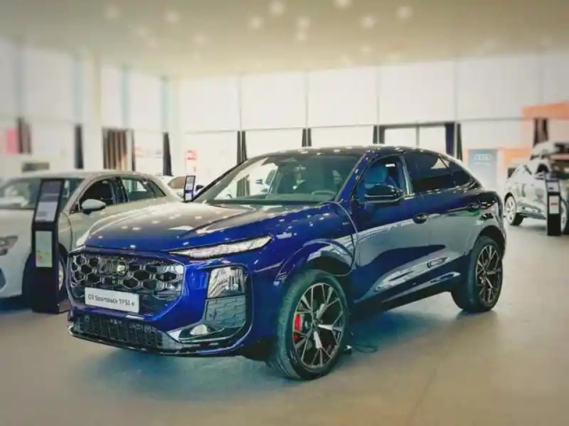 Audi Q3 sportback 1.5 e-hybrid 272ch s line s tronic 6 — photo 2