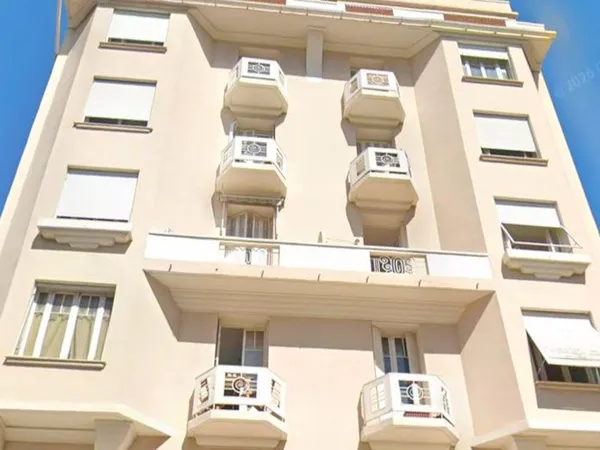 Toulon la rode dans immeuble bien entretenu T2 loué