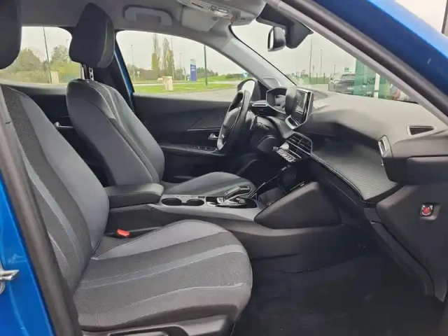 Peugeot 2008 puretech 130 s&amp;s eat8 — photo 10