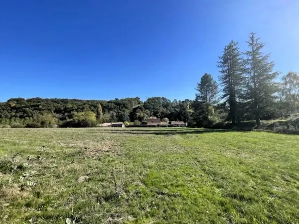 Terrain 1613 m²