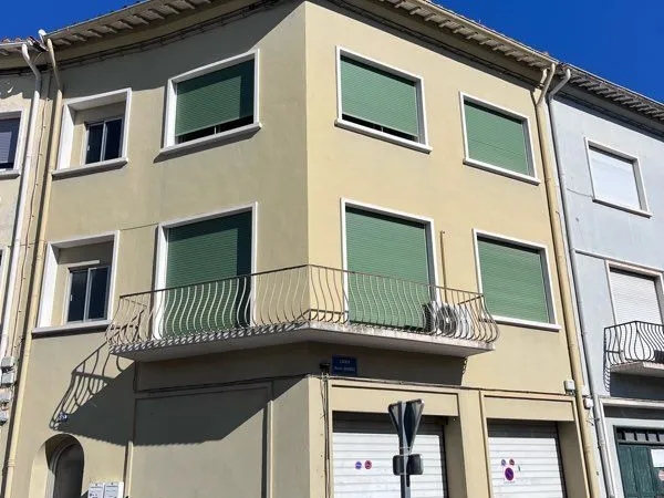 T3 rénové 65 m² avec garage double et cour - Perpignan