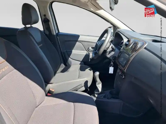 Dacia Sandero 0.9 tce 90ch explorer — photo 5