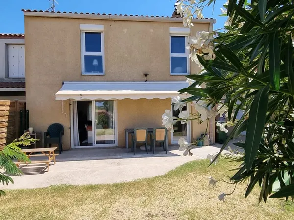 Maison individuelle 3 chambres avec garage et jardin