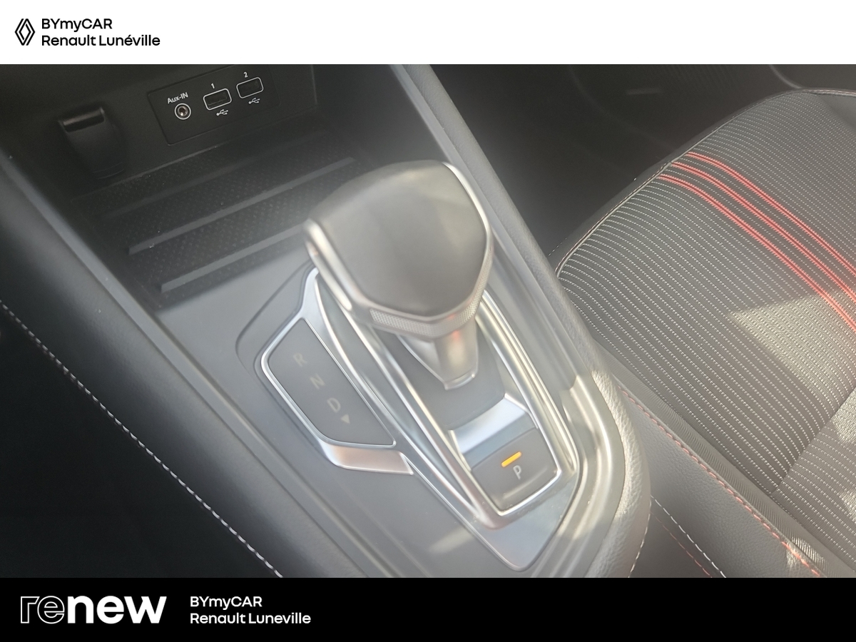 Renault Captur TCe 140 EDC - 21B — photo 22