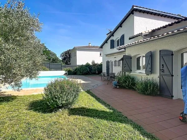 Maison 7 pièces 197 m²