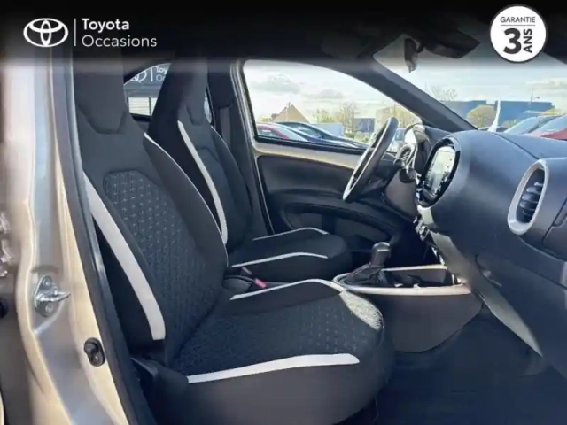 Toyota Aygo x 1.0 vvt-i 72ch design s-cvt — photo 6