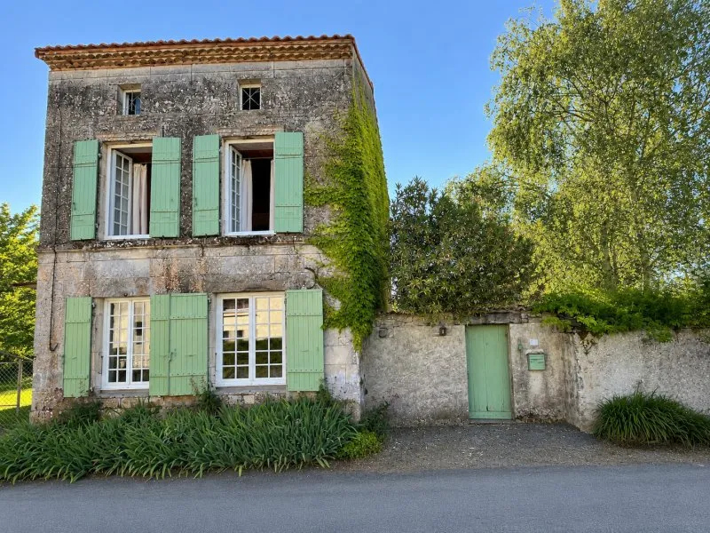 Photo 1