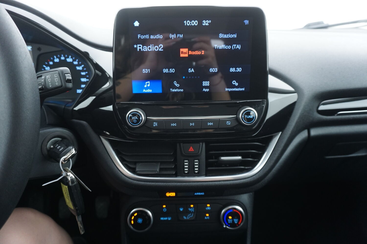 Ford Fiesta — photo 13