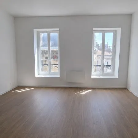 Studio entièrement rénové - 22 m² - Bordeaux -