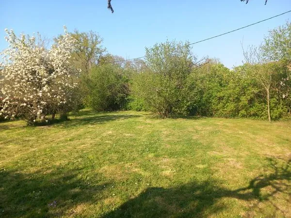 Terrain constructible 900 m²