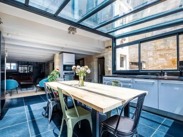 Maison 8 pièces 197 m²