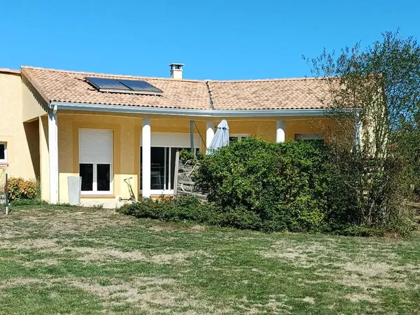 Maison . 4 pièces. 110 m²