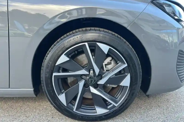 Peugeot 308 phev 180 e-eat8 — photo 30