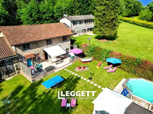 Maison 9 pièces 305 m²