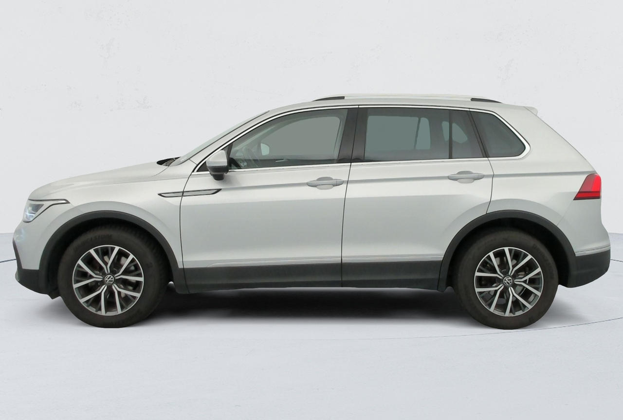 Volkswagen Tiguan — photo 2