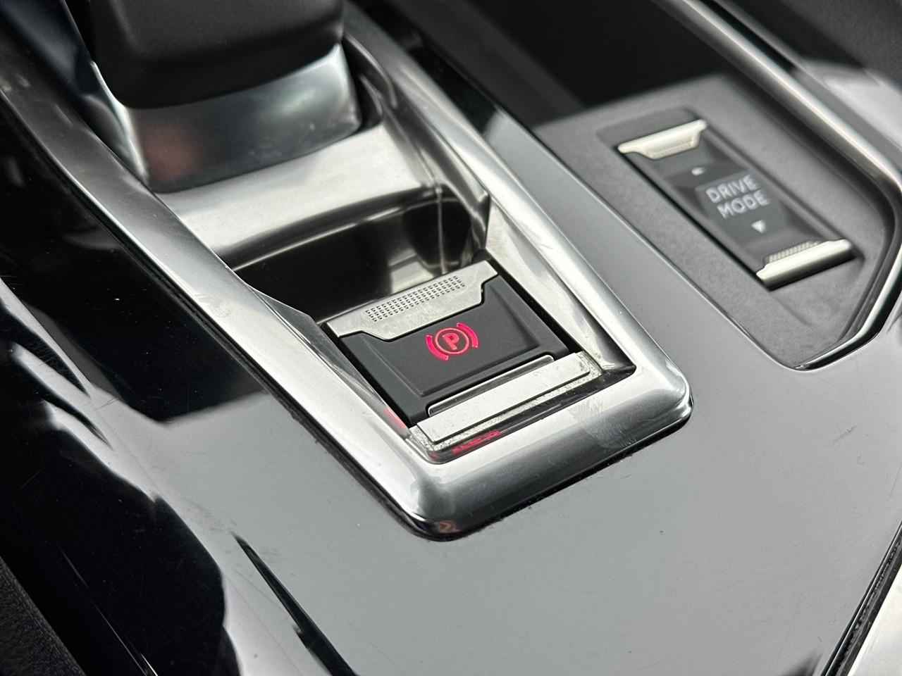 Peugeot 3008 hybrid 225 e-eat8 allure pack — photo 33